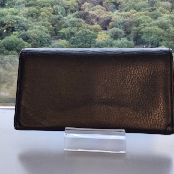 GUCCI Pebble Grain Leather Wallet - Picture 2 of 13